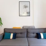 Magnificent Apartment 2 Steps From The Stations
